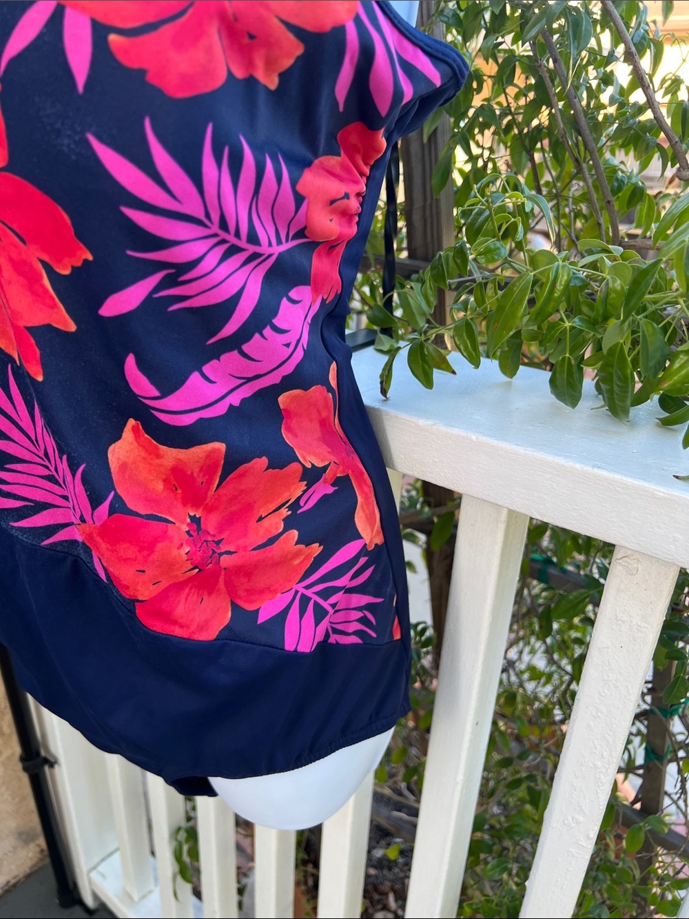 Tropical Floral XL One-Piece Swimsuit in Navy with Pink & Red Print LAND’S END - Picture 4 of 11